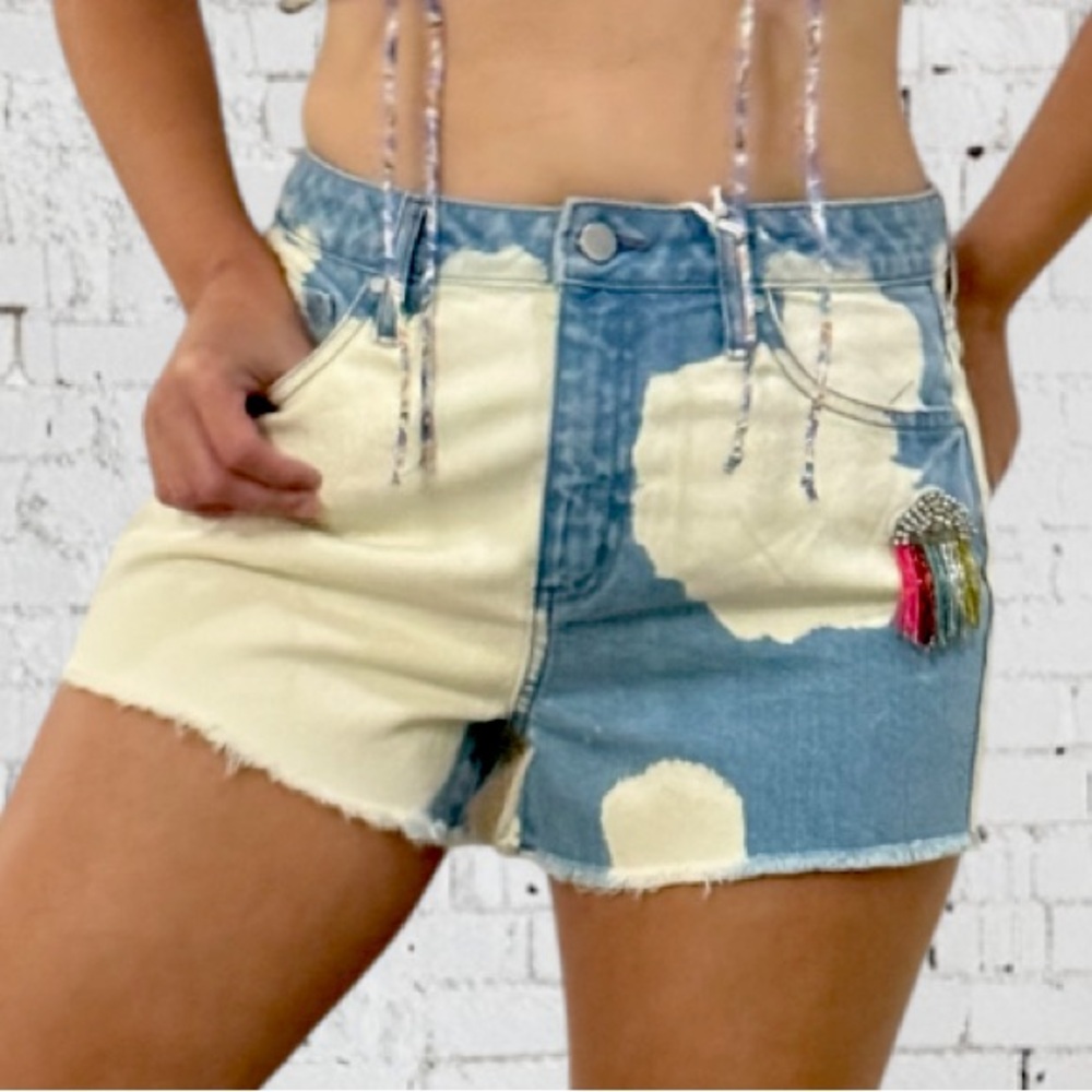DESIGN LAB • LORD & YAYLOR Bleached Jean Shorts ~ NWT